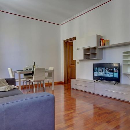 Colosseo Apt Mecenate 77 - Home And More Rome Bagian luar foto