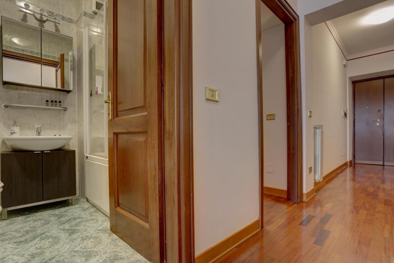 Colosseo Apt Mecenate 77 - Home And More Rome Bagian luar foto